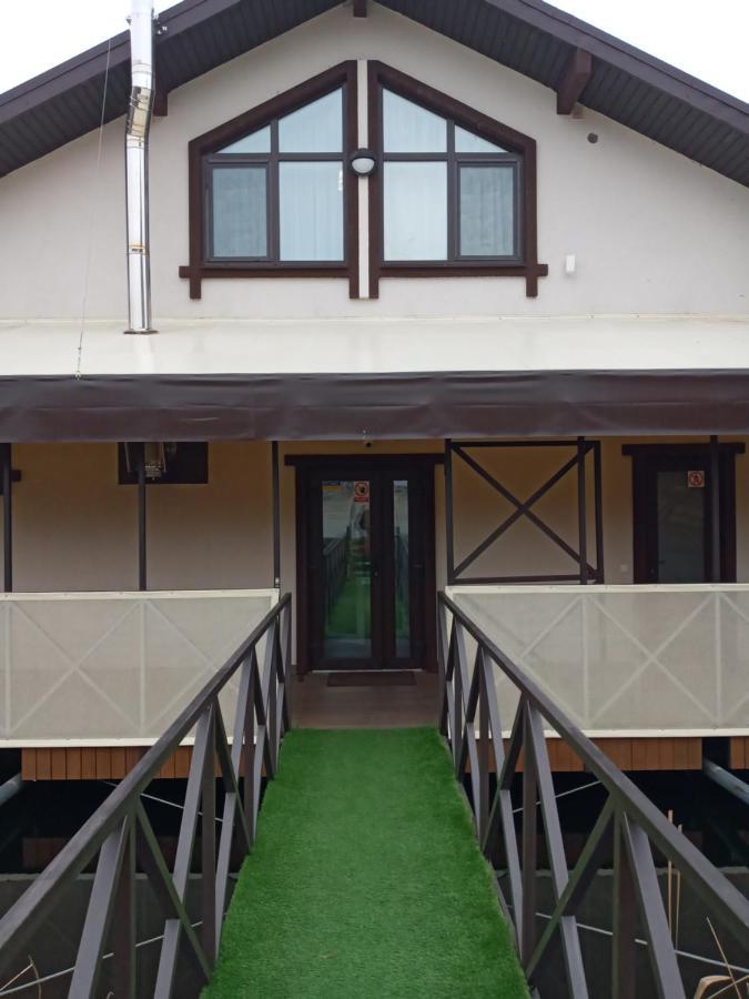 Hotel And Restaurant Complex Lubokray Pereyaslav-Khmelʼnytsʼkyy Екстериор снимка